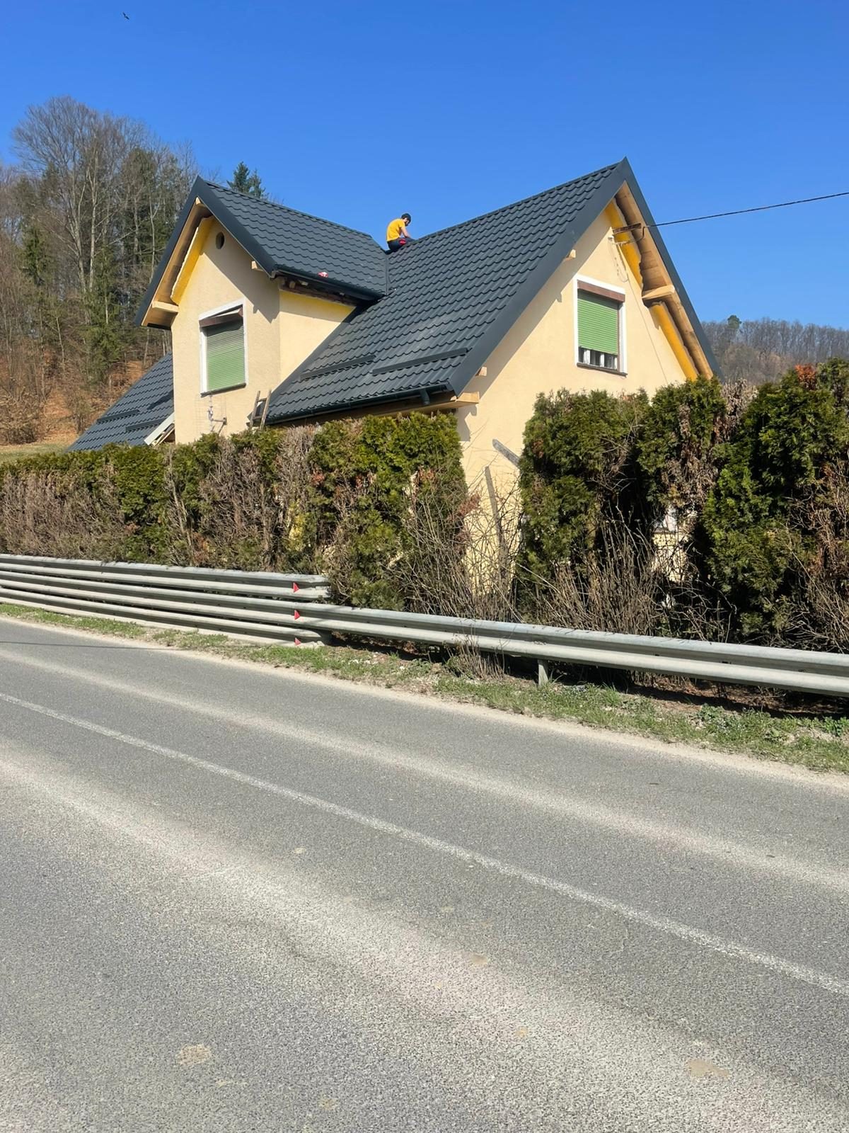 Fotografie dintr-o lucrare de acoperiș